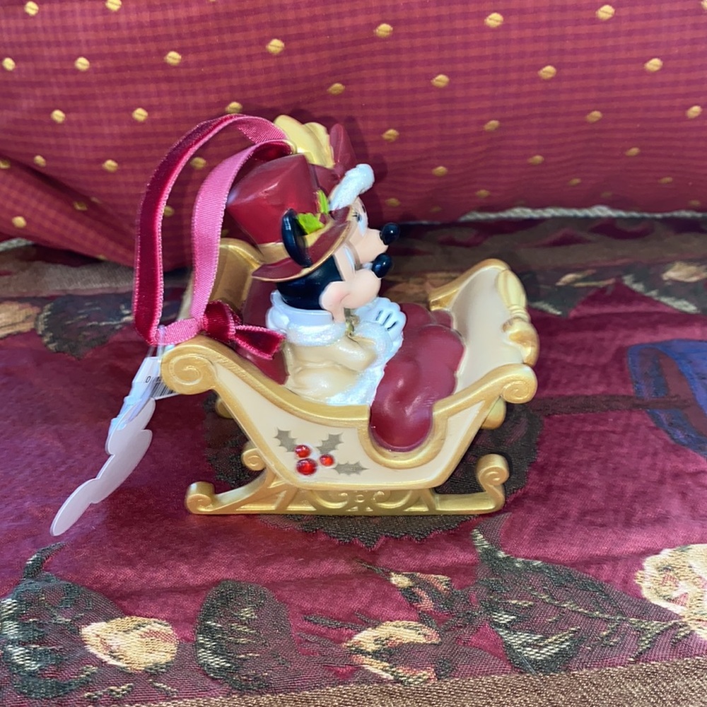 NWT Disney parks victorian Minnie and Mickey Mouse Christmas sleigh ornament - Picture 2 of 7